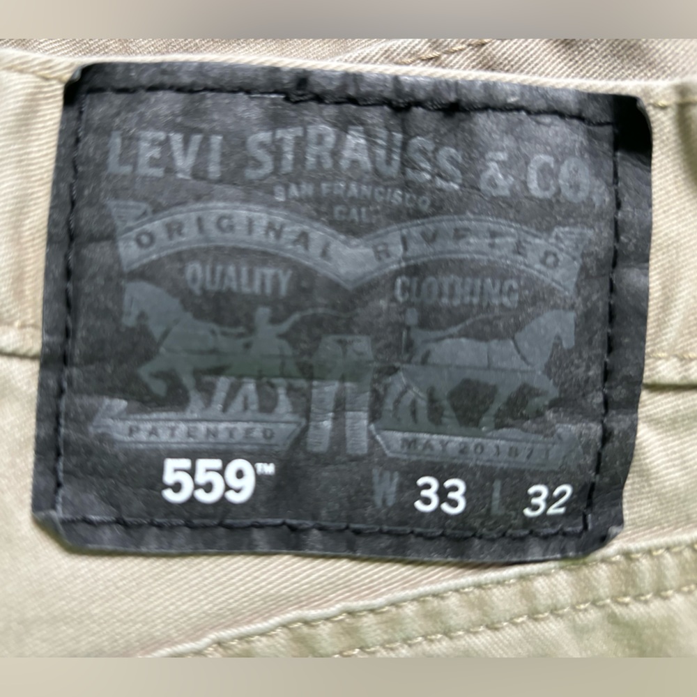 Levi’s 559 size 33x32, khaki color